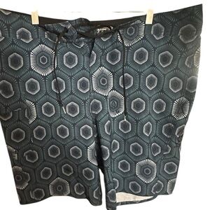 NWOT! Volcom Men's Blue Geometric Pattern Shorts